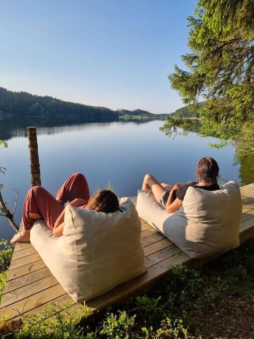 Отель Treetop Ekne - Hytte I Skogen Med Hengebru Левангер Экстерьер фото